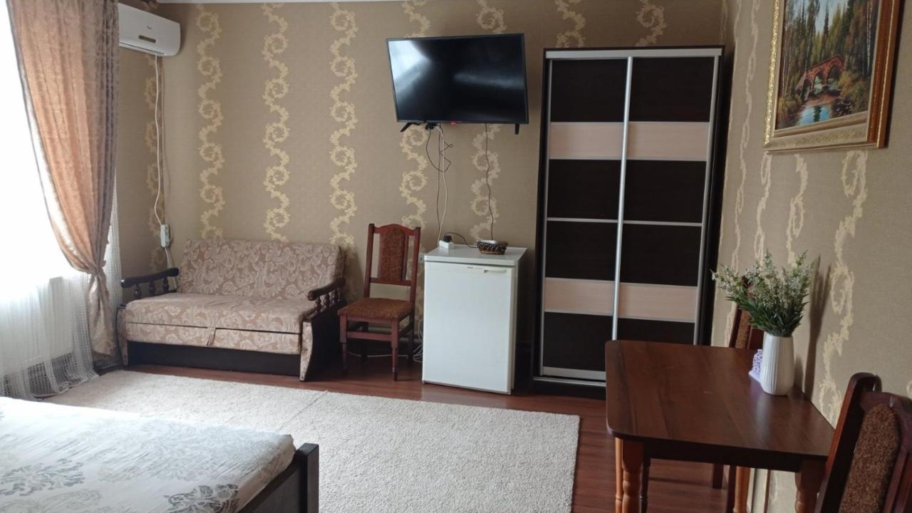 Готель Адріана Dunaivtsi Esterno foto